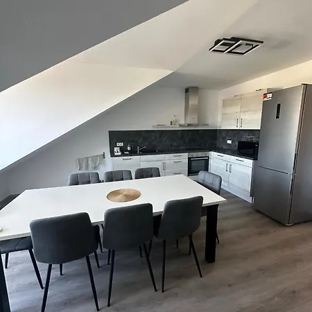 Homestay szállás Meisterjaeger Akademie
